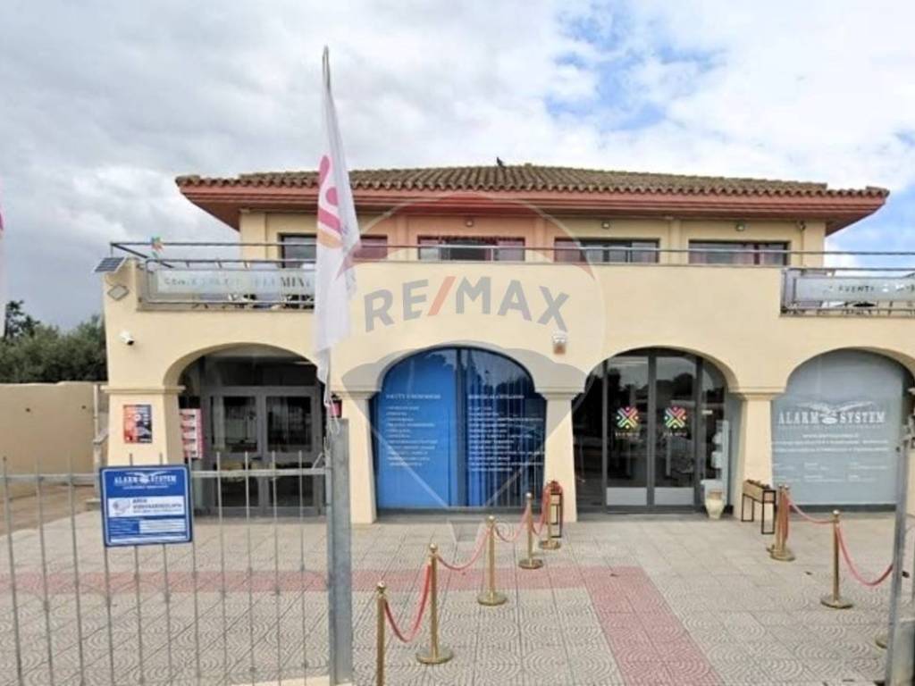 negozio in vendita a Quartu Sant'Elena in zona Sant'Andrea