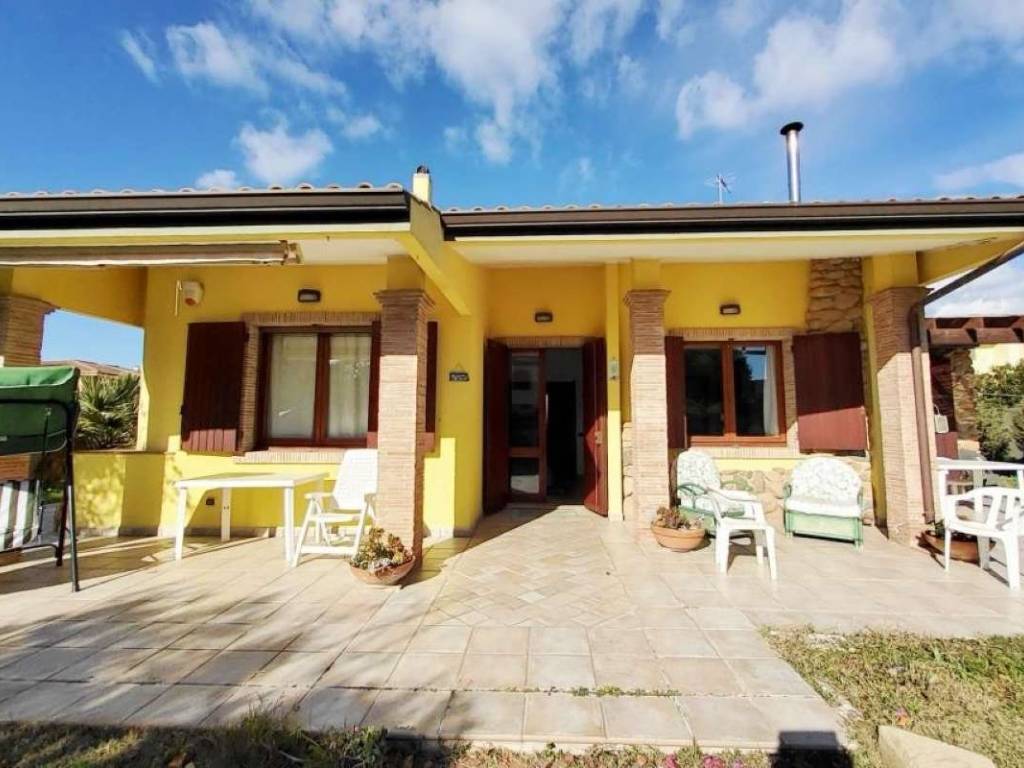 casa indipendente in vendita a Quartu Sant'Elena in zona Capitana