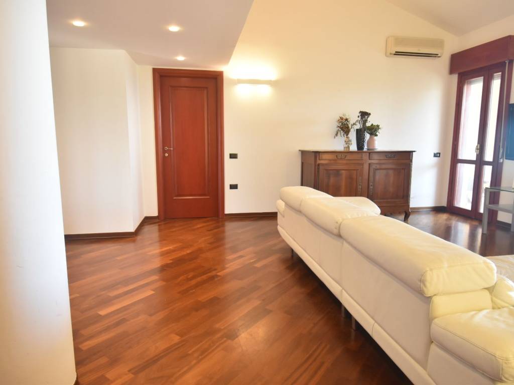 appartamento in vendita a Quartu Sant'Elena in zona Quartello