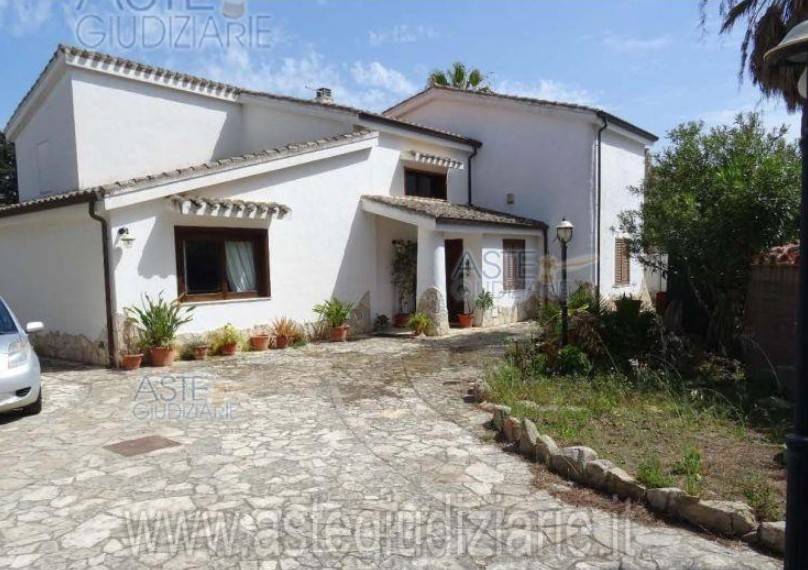 casa indipendente in vendita a Quartu Sant'Elena in zona Capitana