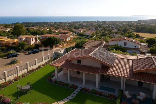 casa indipendente in vendita a Quartu Sant'Elena in zona Capitana