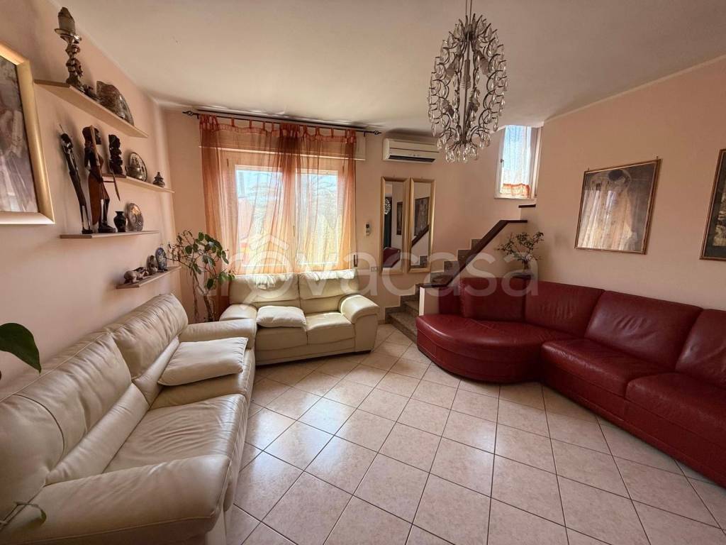 appartamento in vendita a Quartu Sant'Elena in zona Centro Storico