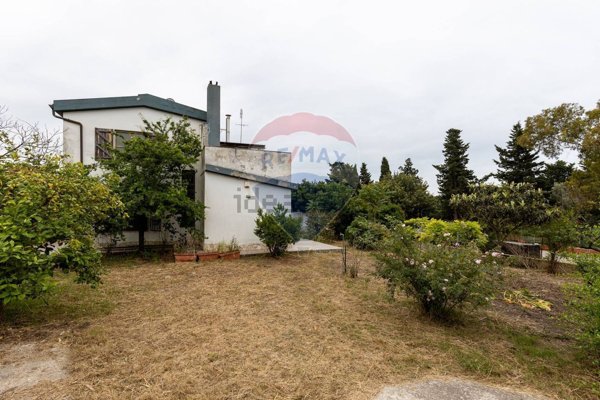 casa indipendente in vendita a Quartu Sant'Elena in zona Margine Rosso