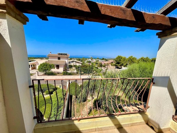 casa indipendente in vendita a Quartu Sant'Elena in zona Litorale