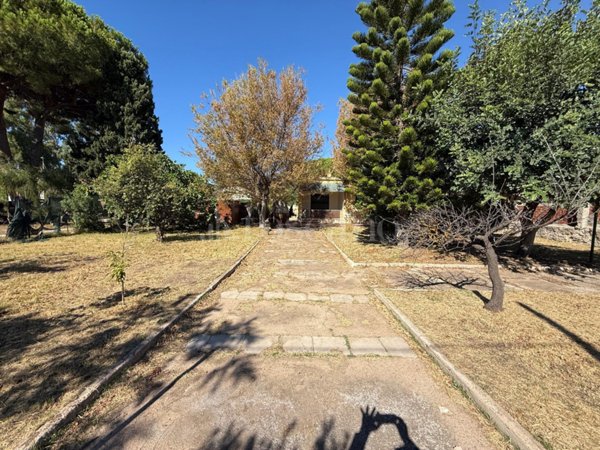 casa indipendente in vendita a Quartu Sant'Elena in zona Litorale
