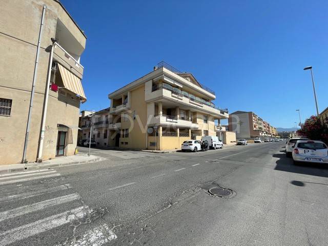 locale commerciale in vendita a Quartu Sant'Elena