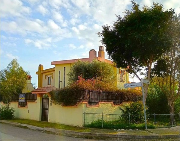 casa indipendente in vendita a Quartu Sant'Elena in zona Foxi