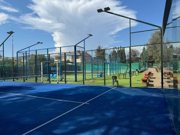 negozio in vendita a Quartu Sant'Elena in zona Margine Rosso