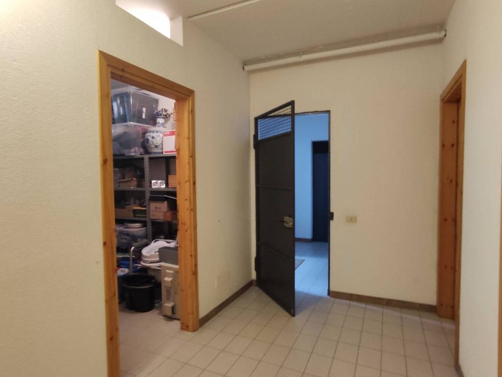 locale commerciale in vendita a Quartu Sant'Elena