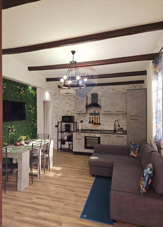 casa indipendente in vendita a Quartu Sant'Elena in zona Capitana