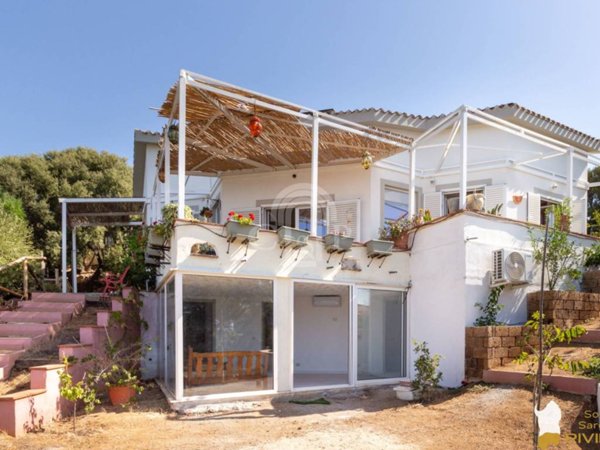 casa indipendente in vendita a Quartu Sant'Elena in zona Geremeas