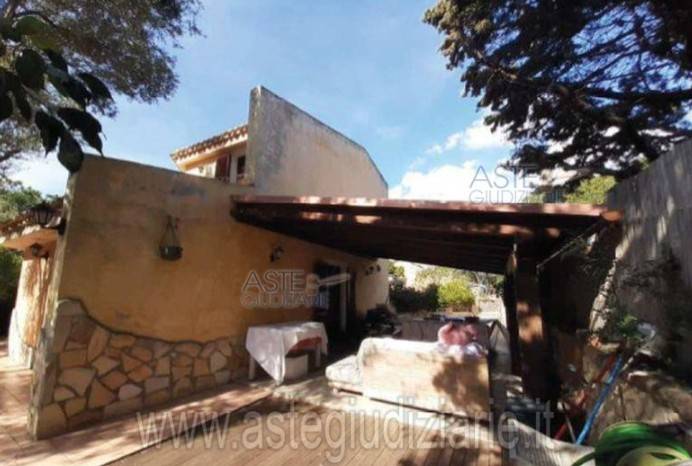 casa indipendente in vendita a Quartu Sant'Elena in zona Capitana