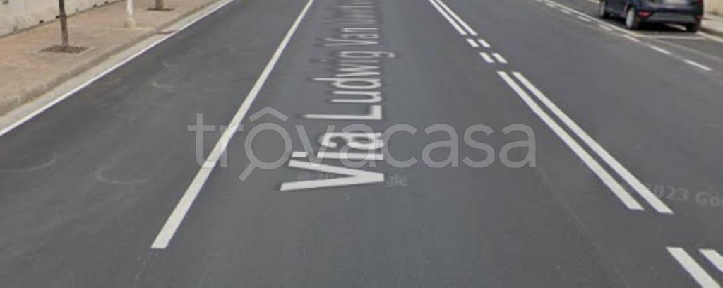 locale commerciale in vendita a Quartu Sant'Elena in zona Musicisti