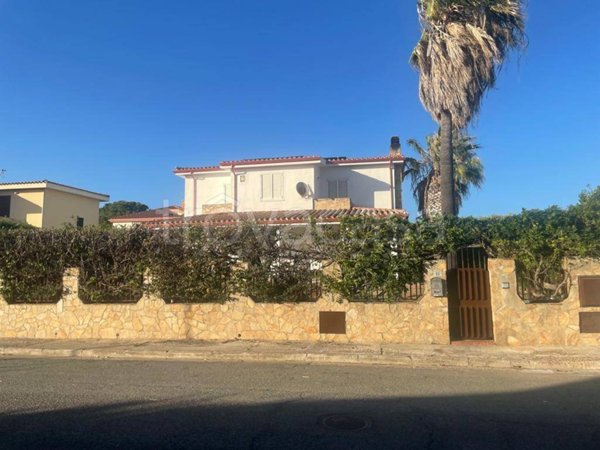 casa indipendente in vendita a Quartu Sant'Elena in zona Capitana