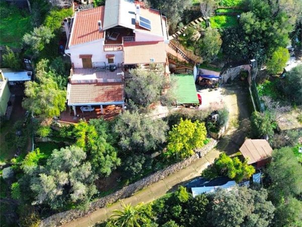 casa indipendente in vendita a Quartu Sant'Elena in zona Poetto di Quartu