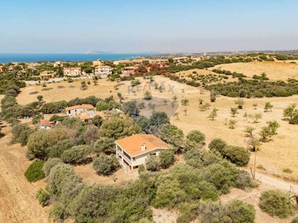 casa indipendente in vendita a Quartu Sant'Elena in zona Capitana