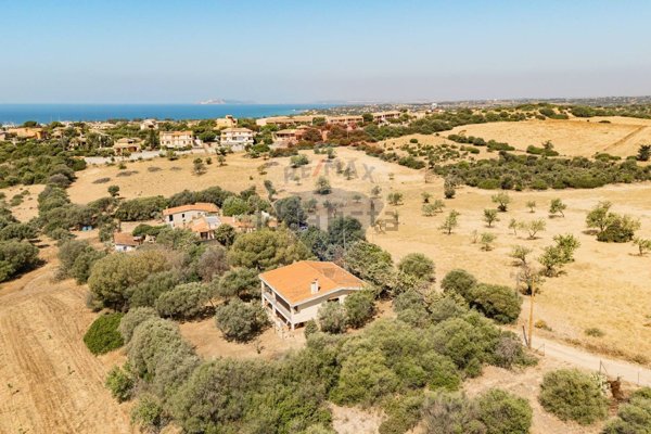 casa indipendente in vendita a Quartu Sant'Elena in zona Capitana