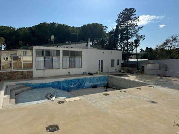 villa in vendita a Quartu Sant'Elena in zona Margine Rosso
