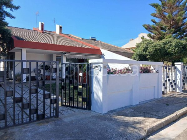 casa indipendente in vendita a Quartu Sant'Elena in zona Litorale