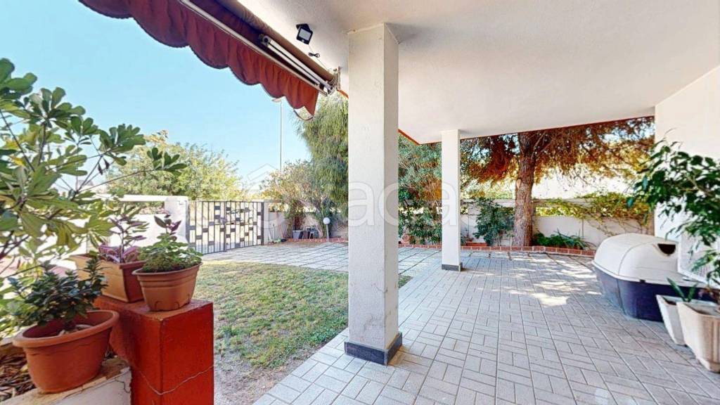 casa indipendente in vendita a Quartu Sant'Elena in zona Litorale