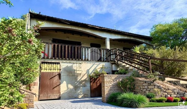 casa indipendente in vendita a Quartu Sant'Elena in zona Geremeas