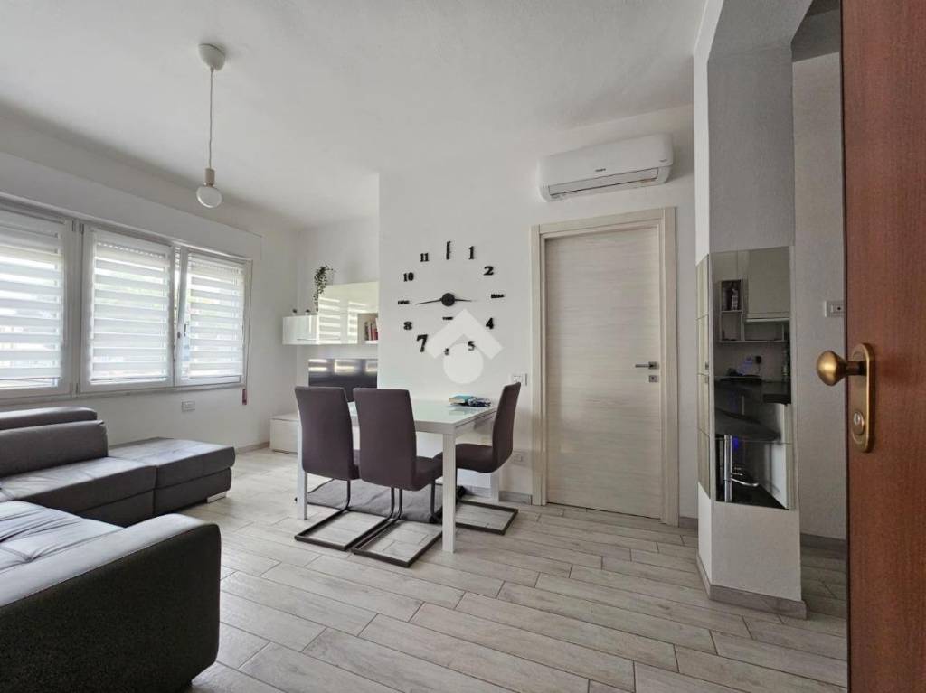 appartamento in vendita a Quartu Sant'Elena in zona Centro Storico