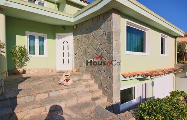 casa indipendente in vendita a Quartu Sant'Elena in zona Niu Crobu