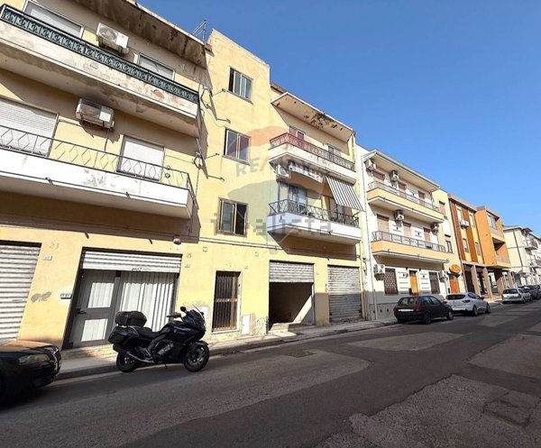 locale di sgombero in vendita a Quartu Sant'Elena in zona Musicisti