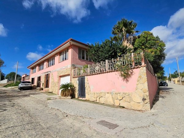 casa indipendente in vendita a Quartu Sant'Elena in zona Margine Rosso