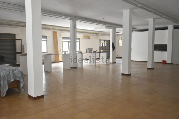 locale commerciale in vendita a Quartu Sant'Elena in zona Musicisti