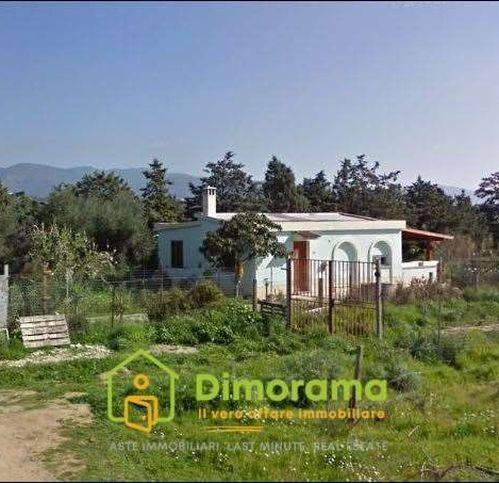 casa indipendente in vendita a Quartu Sant'Elena in zona Capitana