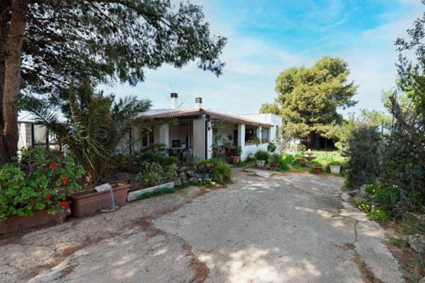 casa indipendente in vendita a Quartu Sant'Elena in zona Litorale