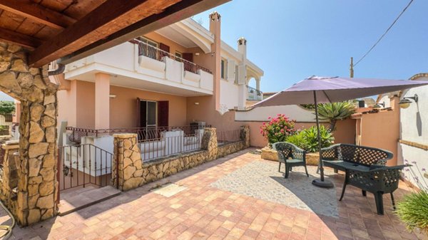 casa indipendente in vendita a Quartu Sant'Elena in zona Foxi
