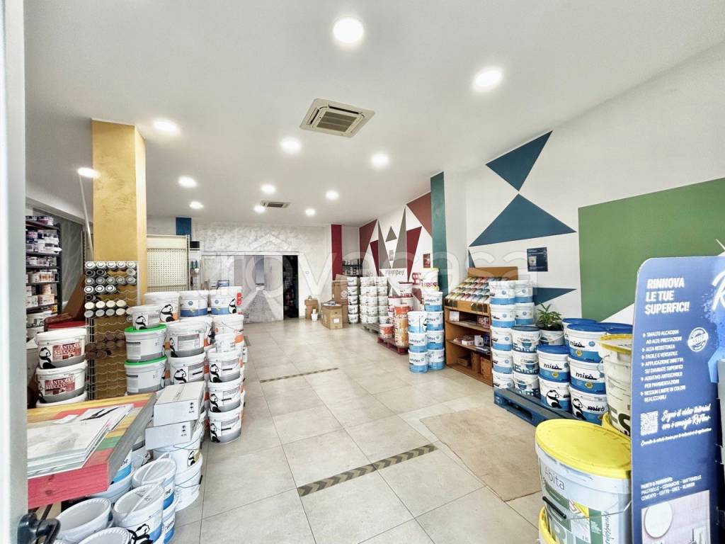 negozio in vendita a Quartu Sant'Elena