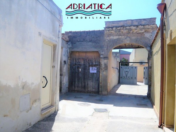 casa indipendente in vendita a Quartu Sant'Elena in zona Centro Storico