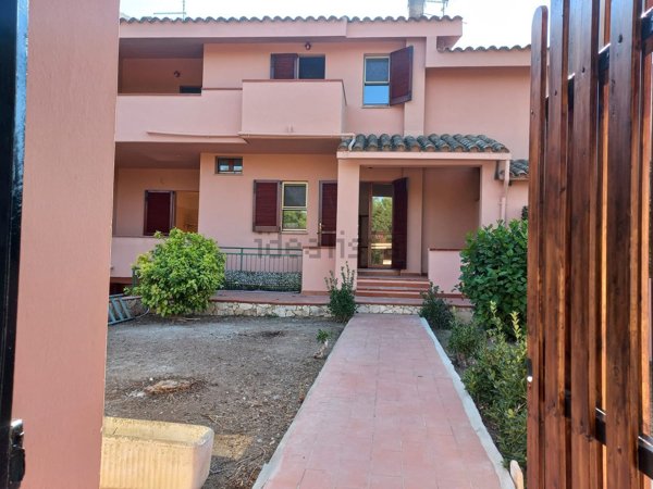 casa indipendente in vendita a Quartu Sant'Elena in zona Margine Rosso