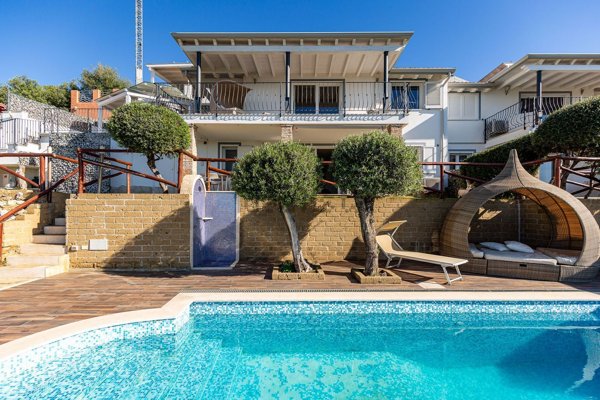 casa indipendente in vendita a Quartu Sant'Elena in zona Niu Crobu