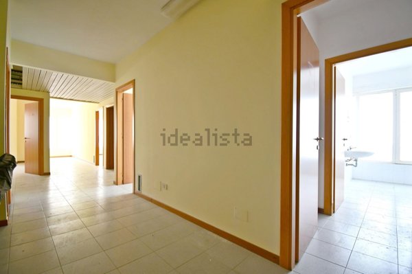 ufficio in vendita a Quartu Sant'Elena in zona Centro Storico