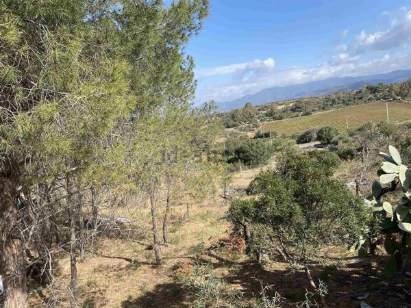 terreno edificabile in vendita a Quartu Sant'Elena in zona Capitana