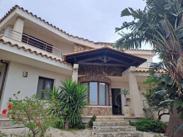 casa indipendente in vendita a Quartu Sant'Elena in zona Capitana
