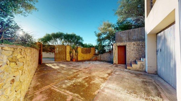 casa indipendente in vendita a Quartu Sant'Elena in zona Capitana