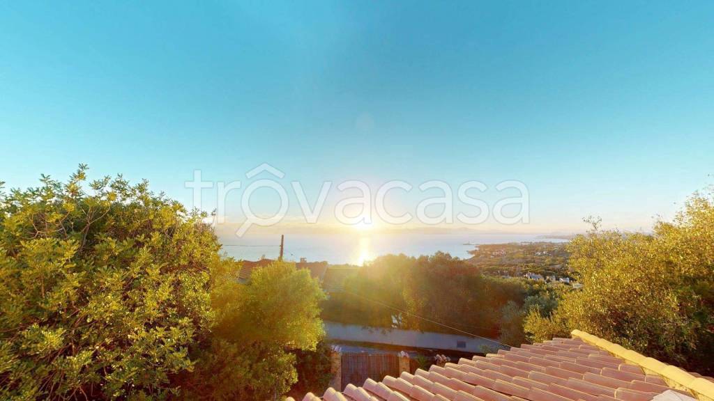 casa indipendente in vendita a Quartu Sant'Elena in zona Capitana