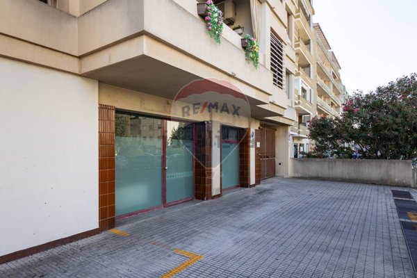 locale commerciale in vendita a Quartu Sant'Elena in zona Pitz'e Serra