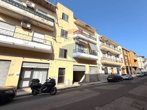 locale di sgombero in vendita a Quartu Sant'Elena in zona Musicisti