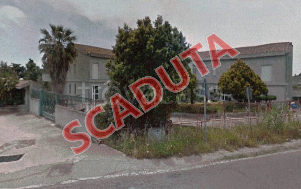 locale commerciale in vendita a Quartu Sant'Elena in zona Capitana