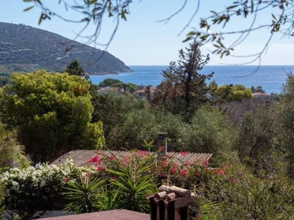 casa indipendente in vendita a Quartu Sant'Elena in zona Capitana