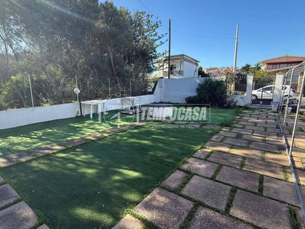 casa indipendente in vendita a Quartu Sant'Elena in zona Litorale
