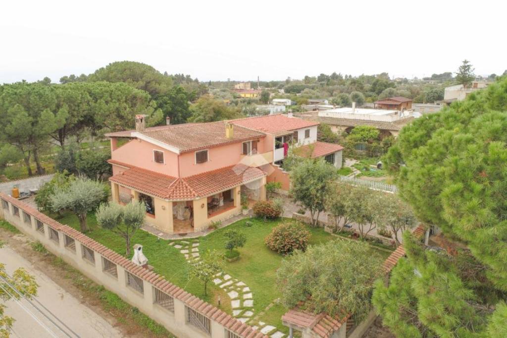 casa indipendente in vendita a Quartu Sant'Elena in zona Litorale