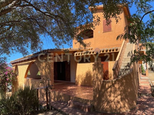 casa indipendente in vendita a Quartu Sant'Elena in zona Capitana