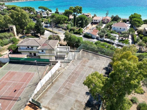 casa indipendente in vendita a Quartu Sant'Elena in zona Capitana